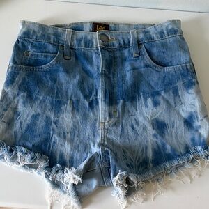 Lee Women's Blue Tie-Dye Frayed-Hem Denim Shorts